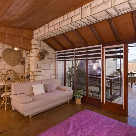 Big Terrace - Studio With Terrace And City View - First Floor Apartment Dubrovnik